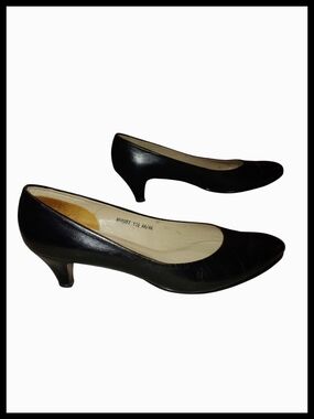 Vintage Florsheim Kitten Heel Pumps